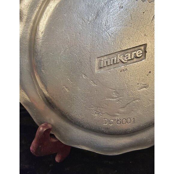 Vintage Mid-1900s InnKare Holiday Inn Metal Plate - Picture 8 of 13